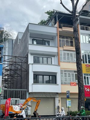 mặt tiền đường 3/2 quận 10 vị trí đẹp 5x24m, 3 lầu mới giá 39 tỷ hđ thuê 90tr/th