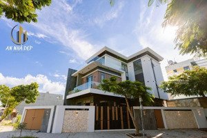 biệt thự sân vườn 4 mặt thoáng | hồ bơi - thang máy - full nội thất | nở hậu thịnh vượng | 258m2