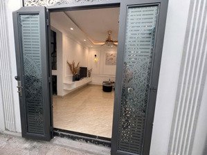 bán nhà đẹp vị trí đắc địa đường nguyễn thị minh khai 3.15 tỷ diện tích: 28.5m 2 tầng 2p, 2wc