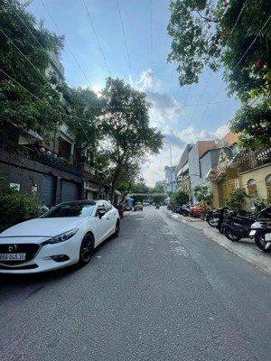 nhà vị trí đẹp, hẻm to 6m, đường nguyễn văn đậu,bình thạnh, dt 100,2 m2 - 5 tầng,chỉ 13,8 tỷ còn tl