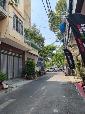 đất trống - bề ngang gần 6m, nở hậu, giáp quận 1, hẻm thông xe hơi, giá chỉ 12 tỷ tl