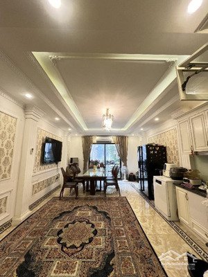 thông số hoàn hảo,thái thịnh 44m*6t*mt5m* giá 13,8 tỷ, thang máy, ngõ thông,sát phố, công năng đ đ.