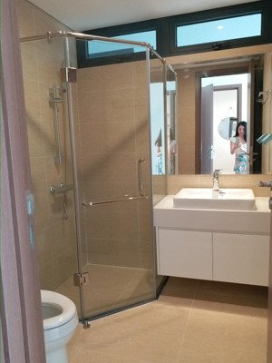 cho thuê căn hộ chung cư 2 ngủ 2 wc full đồ đẹp vào ở luôn , lh 