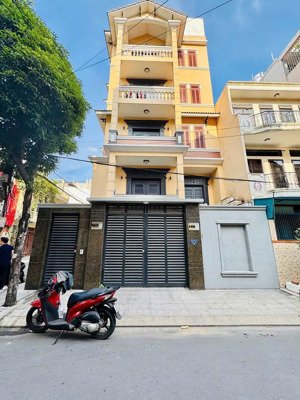 nhà ngang 8m mặt tiền trần văn kiểu, quận 6