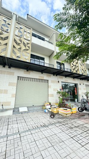 shophouse 3 tầng view công viên 1ha chỉ 3,6tyxx