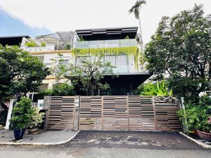 bán biệt thự liền kề có sân vườn giá tốt nhất phú mỹ hưng. 7x18m cn 126m2, xd 3 tầng, 4pn full nt