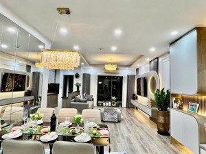 chính chủ bán căn 2 ngủ 71m cc 90 nguyễn tuân. ban công đông nam giá 6,5 tỷ - liên hệ 