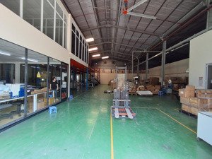cho thuê nhà xưởng 600m2 đường xe công 40 feet