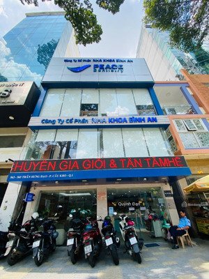 tòa nhà mtcao thắng, p.5, quận 3 dt: 6 x 17.2m hầm 7 tầng hđt: 6.500 usd/th giá: 55 tỷ