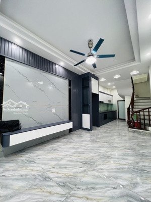 hoa hậu mậu lương- 30m2* 4 tầng- gần ô tô- chủ nhiệt bán- giá 6,199 tỷ( thương lượng mạnh)