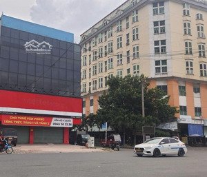 cho thuê tầng 1 mặt bằng kinh doanh 200m², giá chỉ 12 triệu/tháng