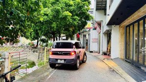 chính chủ bán nhà ngọc lâm, full nội thất,10m ra mặt hồ oto tải chạy vòng quanh, bầu trời tiện ích