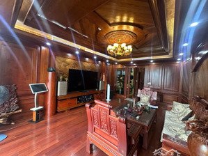 biệt thự đẹp. chủ nhà chuyển đi nước ngoài giao bán căn