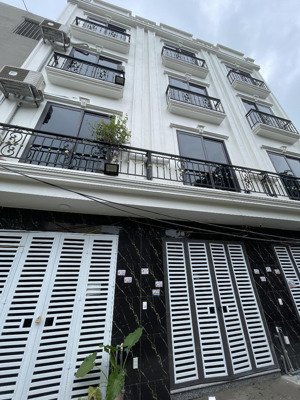 bán nhà 32m2 giá 2tỷ480tr ô tô cạnh nhà thiết kế hiện đại không quy hoạch không lỗi phong thủy