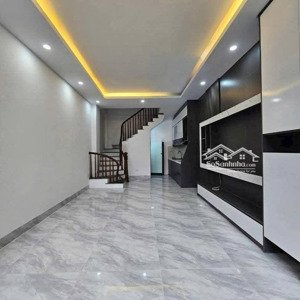 nhỉnh 5 tỷ - văn tiến dũng - 5 tầng 3 ngủ - sát phố - 1 nhà ô tô tránh