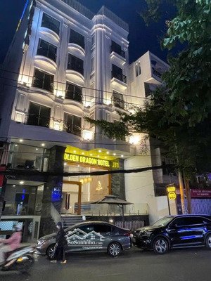 bán ks ngay đường cửu long, p.2, tân bình. dt (12 x 25m). hầm - 7tầng. hđt: 550 tr/th. giá: 135 tỷ