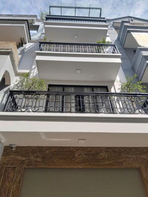 bán nhà phố trung kính 95m x 6 tầng mt 6m ô tô tránh k/d văn phòng 35 tỷ cầu giấy