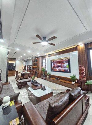 siêu phẩm tư đình - long biên - gara oto - thang máy - full nội thất đẳng cấp 5 sao.