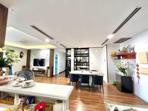 bán căn góc 2pn trục vip sky city 88 láng hạ - tầng trung - hướng mát