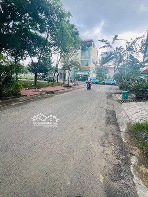 7 tỷ 850 thương lượng, bán nhà mới 4 tầng mặt tiền, diện tích : ngan 4 mét - dài 16 mét.