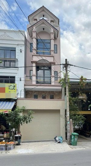 cho thuê nhà 4 lầu 5pn. 6wc mặt tiền đường 12 tam bình. thủ đức