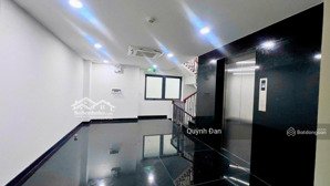 tòa nhà mt nguyễn thiện thuật, quận 3 dt: 7 x 30m 2 tầng hđt: 200 triệu/th giá: 60 tỷ