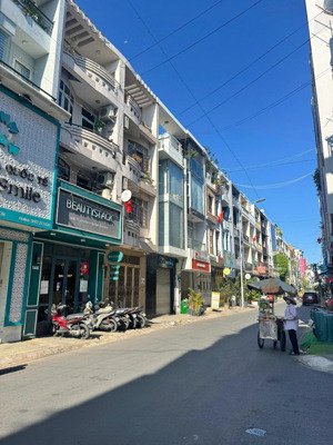 vị trí đẹp,mặt tiền khu hoa lan, p2, phú nhuận - hầm 4 tầng ( 4 x 15m ) - tặng nội thất - chỉ 17 tỷ