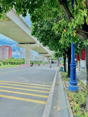 cách ga metro 300m, đất biệt thự (8x18m) phước long a, quận 9, chỉ 10.5 tỷ shr