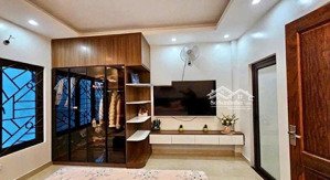 nhỉnh 10 tỷ - trần quốc hoàn - 6 tầng - 5 ngủ - kinh doanh - ô tô vào nhà - 2 mặt ngõ - sổ đẹp