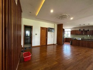 cho thuê nhà hai mặt tiền 3 tầng đường lê văn duyệt giao lý nhật quang đà nẵng view sông hàn đẹp