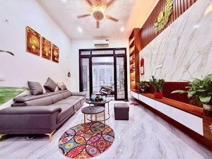 siêu phẩm triều khúc thanh xuân, dt 36m², 5 tầng, giá nhỉnh 5tỷ, tặng full nội thất