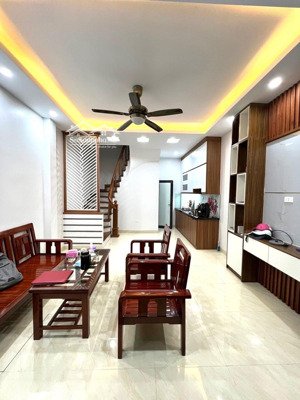 mới đẹp, ở sướng, trung kính 45mx5t, ngõ thông thoáng, gần phố, ô tô vài bước, kinh doanh đỉnh.