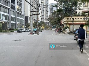 bán nhà c4 mặt phố 390 nguyễn văn cừ: 37,4m2 đối diện 3 chung cư berriver và gần bệnh viện tâm anh