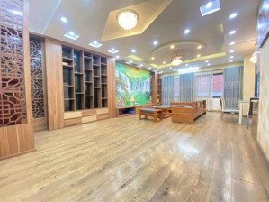 bán căn hộ mặt phố nguyễn ngọc vũ. diện tích 112m2/3 ngủ. tặng toàn bộ nội thất. giá 7,5tỷ