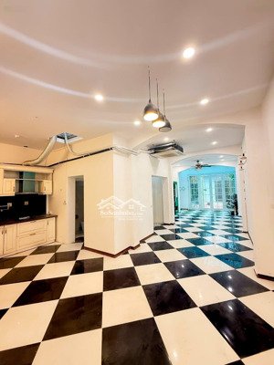 cho thuê nguyên căn hoàng quốc việt nhà mới đẹp ở ngay. giá hợp lí tại cầu giấy. phù hợp ở và vp