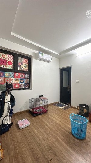 chính chủ cần bán căn chung cư ruby3- lô góc- nội thất cơ bản.dt:70m2,3 ngủ,2vs. giá:3.75 tỷ