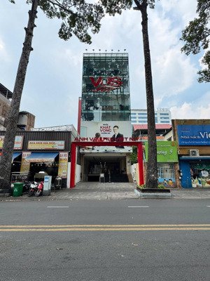 toà building 3000m2 - quận 10 - hầm 7 tầng - hdt 1 tỷ / tháng- giá 398 tỷ