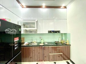 bán nhà ngõ 814 đường láng, nhà siêu đẹp, nội thất xịn sò, 40m2, nhỉnh 10 t.ỷ