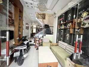 50m2 xe hơi đậu sát nhà - nở hậu ngay big c tô hiên thành - 5 tầng 5pn 2 mặt hẻm thoáng giếng trời