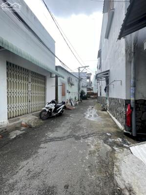 Bán nhà mặt tiền rộng hẻm 304 cách bờ kè Tầm Vu chỉ 50m