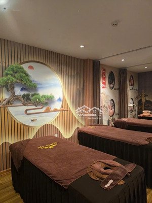 chủ cần tiền bán gấp nhà mặt tiền đường nguyễn bỉnh khiêm.p đakao quận 1.dt 4x20m2 giá 36 tỷ.