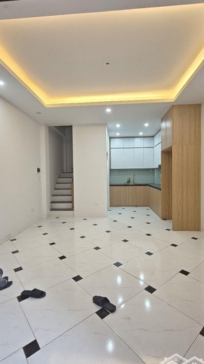 hot - bán nhà bắc từ liêm 38m2 - mt 4,3 - 5tầng - giá 5,1 tỷ. o tô đỗ cổng, gần khu tái định cư qđ