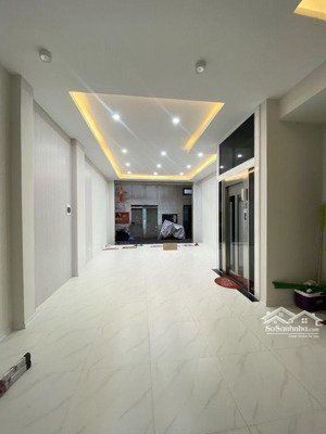 phú diễn phân lô ô tô vỉa hè kd 43m thang máy,hơn 12 tỷ