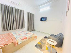 cho thuê căn hộ tách bếp, ban công tại trung tâm quận 10, gần vạn hạnh mall, đh hoa sen,ueh, huflit