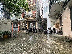 nhà rất rẻ! phố trịnh đình cửu, hoàng mai, dân xây, 30m, 6,5 tỷ, 6 phòng ngủ, ngõ rộng, ô tô đỗ gần