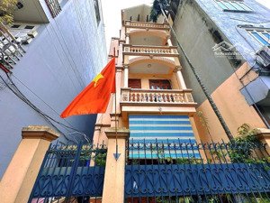 lạc long quân - tây hồ - 2 mặt thoáng - ngõ thông khắp ngã - ô tô - cạnh sân chơi - 50m ra mặ