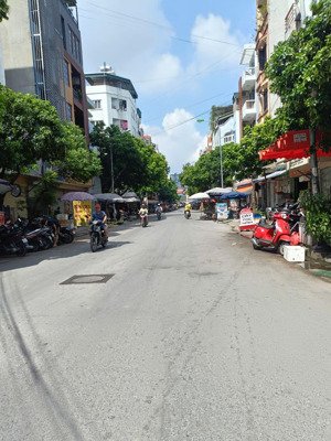 mặt phố nguyễn viết xuân 5 tầng thang máy mặt chợ, kinh doanh sầm uất