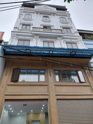 giảm 1 tỷ tòa văn phòng 8 tầng,ngay quận ủy hà đông mặt tiền 6,7m, ô tô tránh