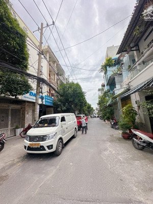 gấp bán nhà hxh tránh thông lê văn sỹ - 2 tầng có phòng thờ sân thượng - 110m2 - hơn 14 tỷ