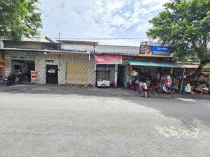 nhà trọ ngay chợ xóm vắng kdc kề bên kcn sóng thần dĩ an